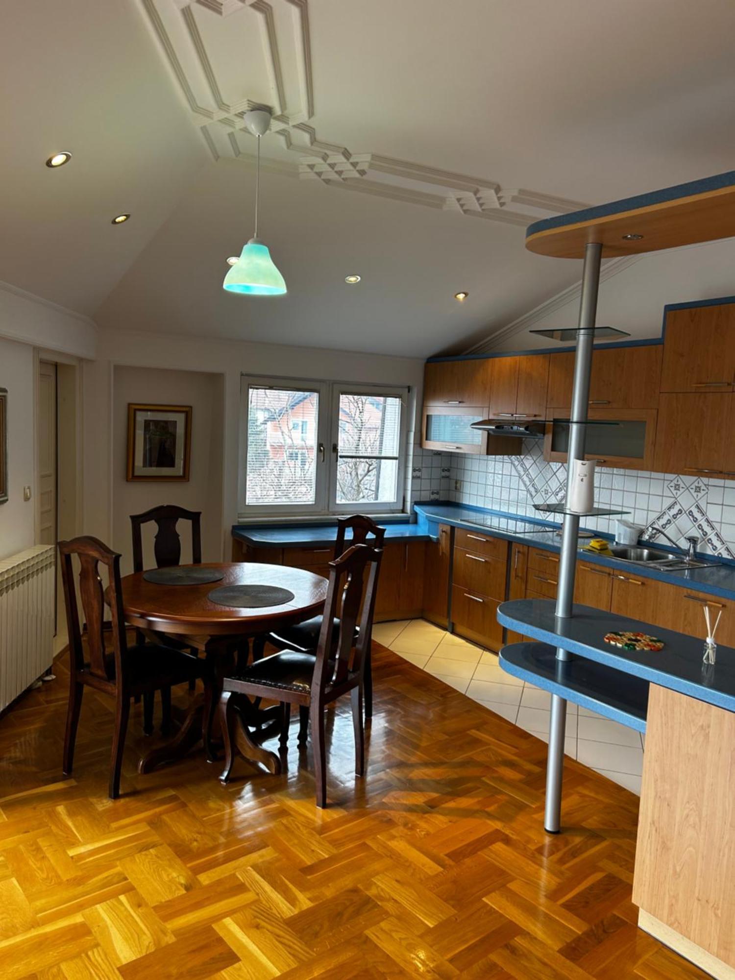 Deluxe Penthouse Private 1 - Center *