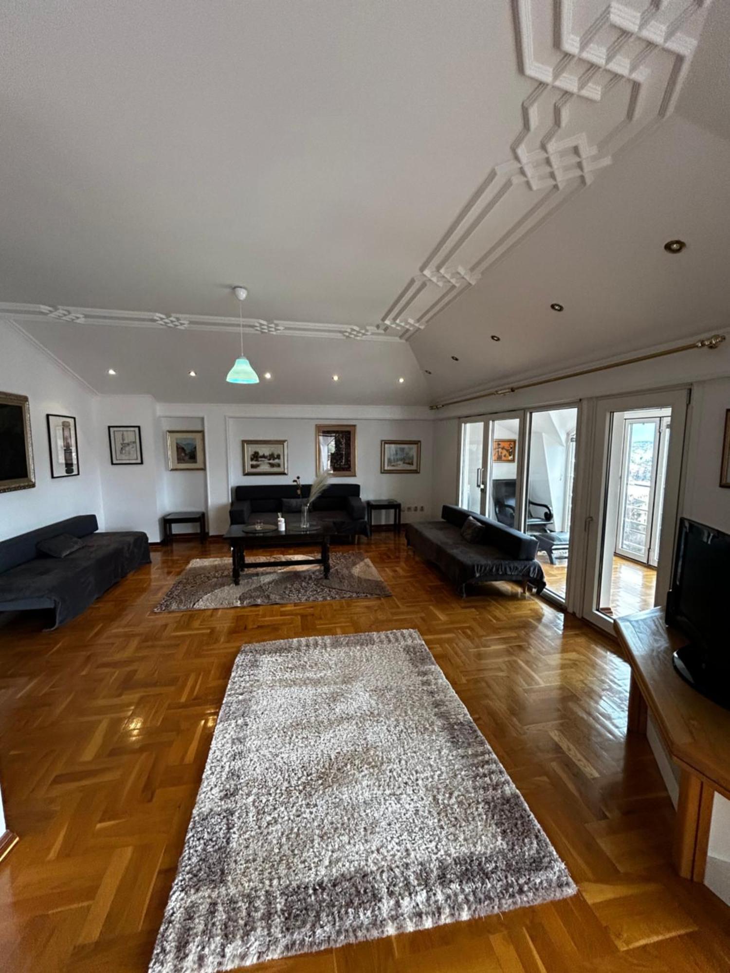 Deluxe Penthouse Private 1 - Center Apartment